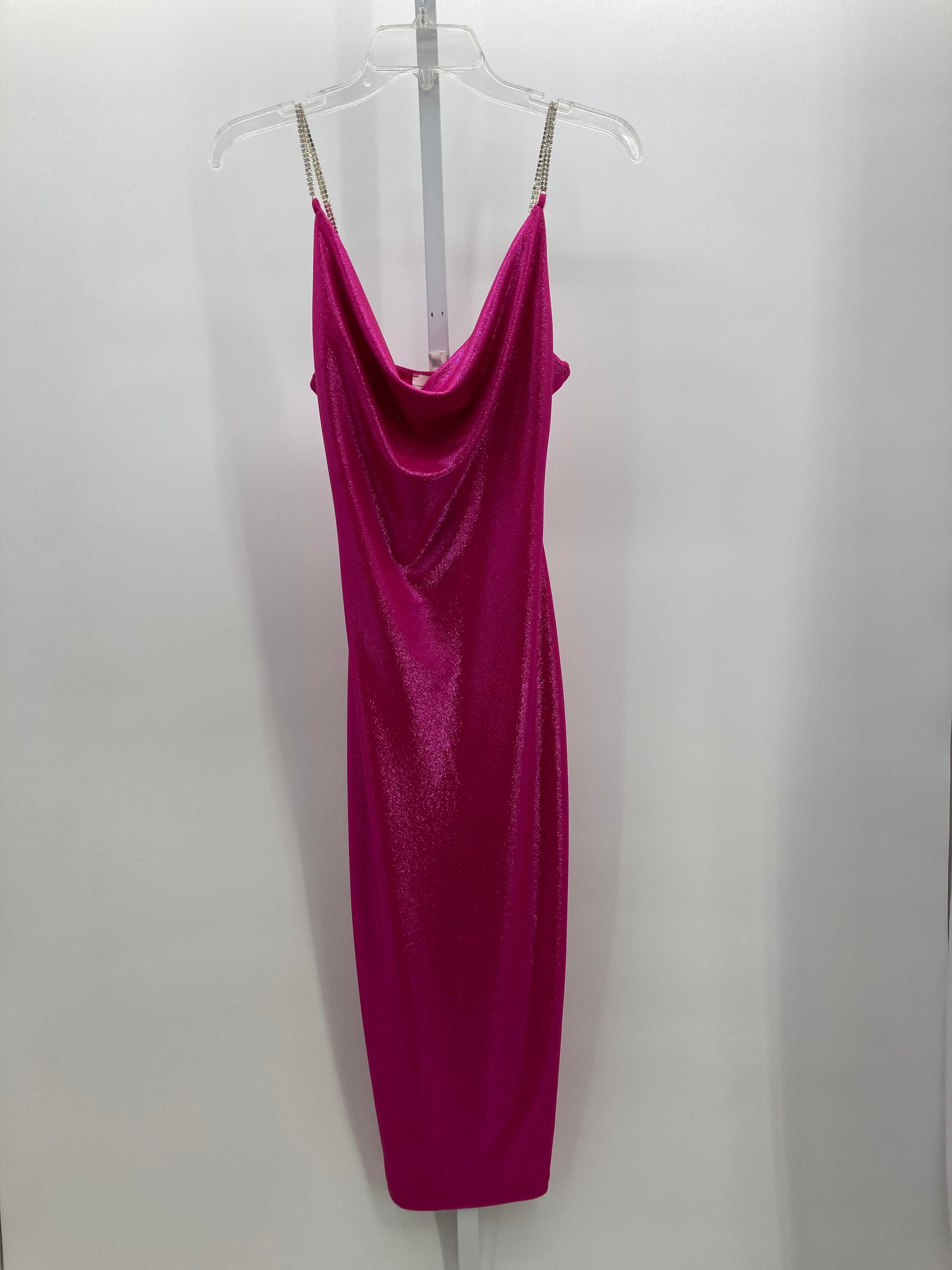 Size Medium Juniors Sleeveless Dress