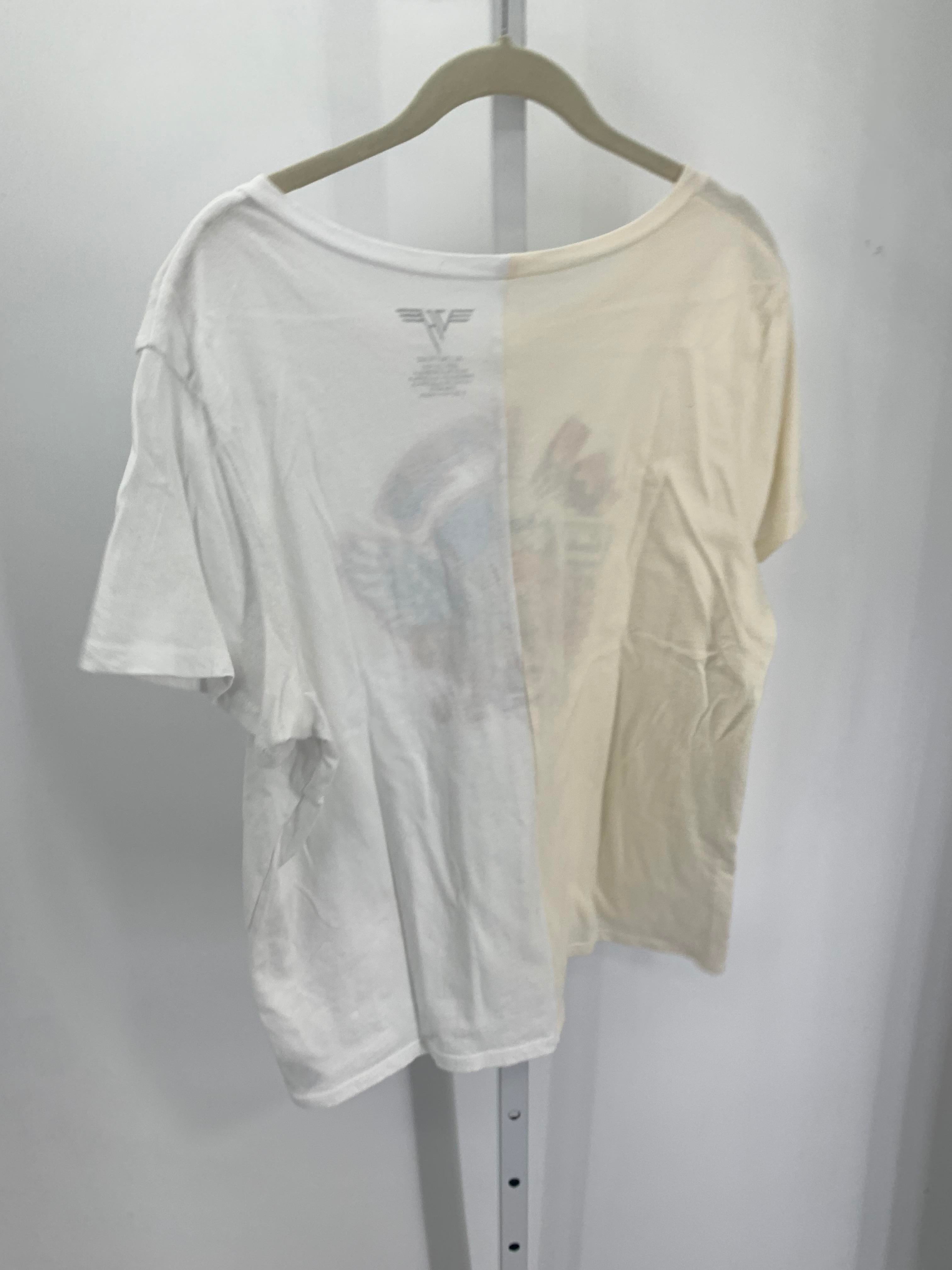 Size Extra Large Juniors Short Sleeve Shirt