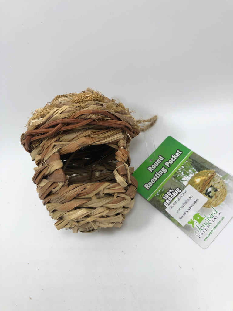 NWT WOVEN BIRD HOUSE.