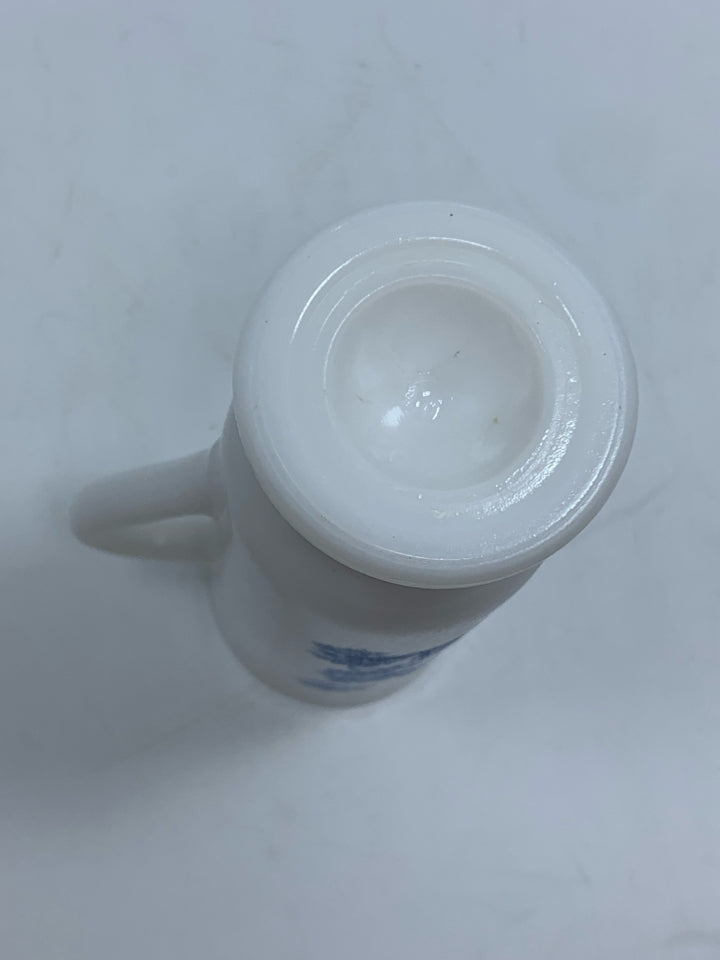 VTG BLUE "COURTING COUPLE" AVON MILK GLASS CUP.