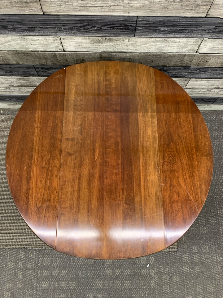 DROP SIDE DK WOOD END TABLE W/CURVED LEGS.