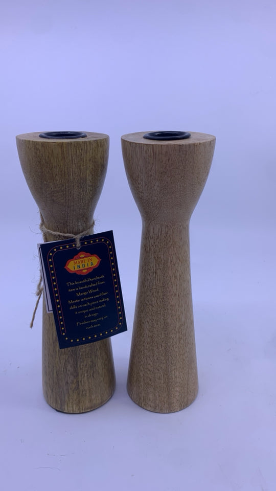 2 PIECE WOODEN CANDLE HOLDER.