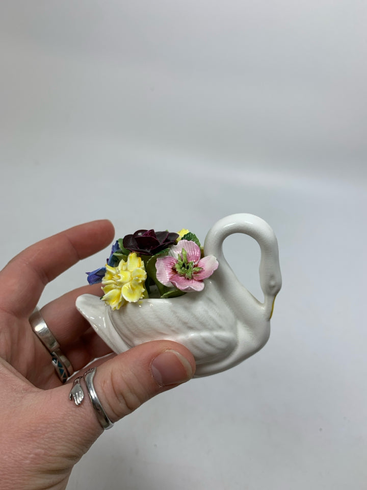VTG MINI BONE CHINA SWAN W/ FLORAL BOUQUET HEALACRAFT.