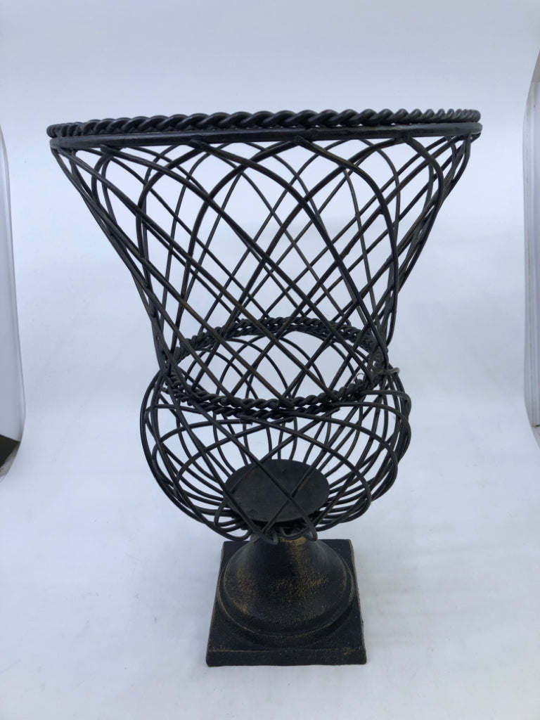 METAL URN PLANTER.