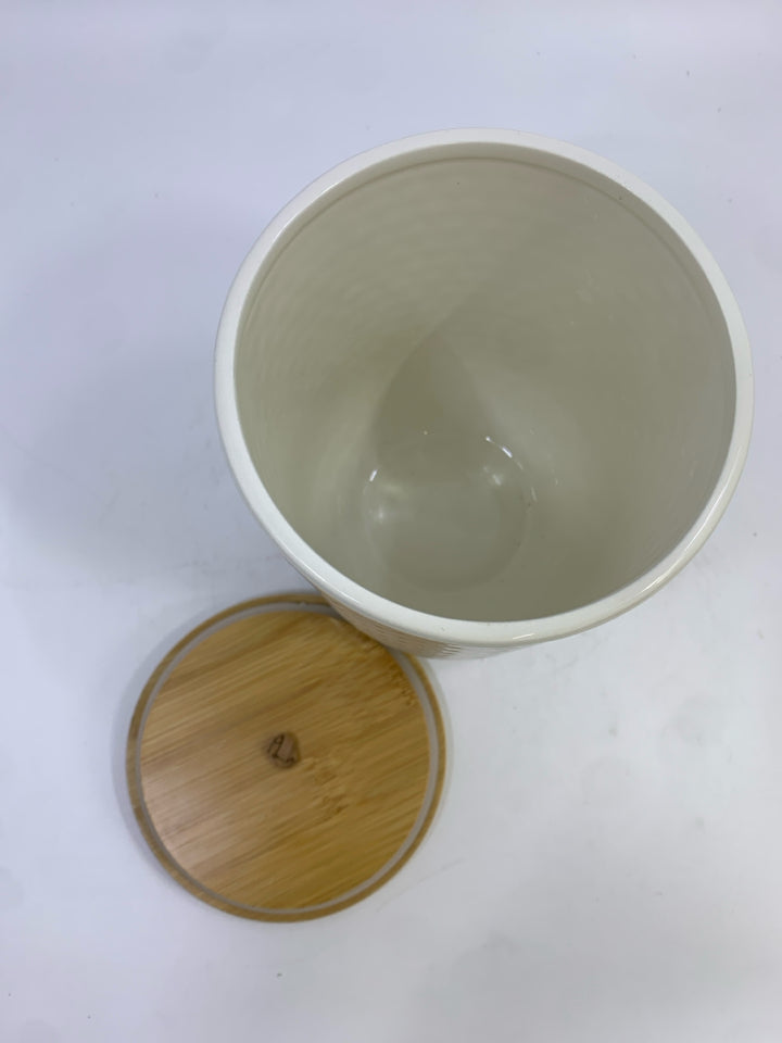 CERAMIC HONEYCOMB JAR W/BAMBOO LID.