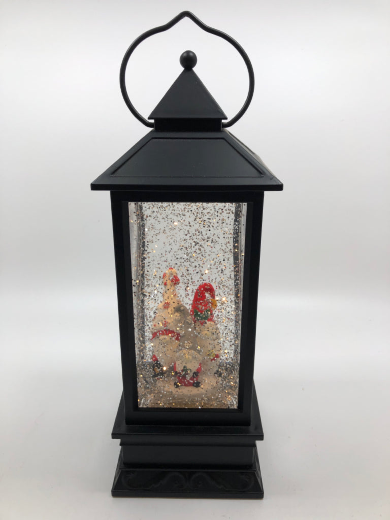 LANTERN LIQUID FILLED LIGHT UP/ SPARKLE 3 GNOMES.