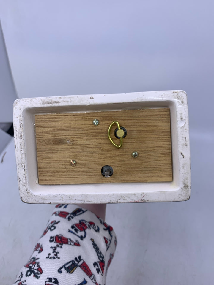 VTG BEETHOVEN'S FIFTH MUSIC BOX MUSICAL LIQUOR DECANTER VIOLIN.