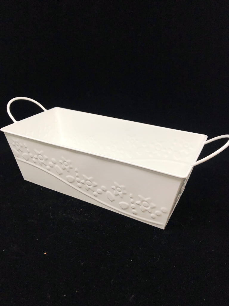 WHITE METAL BOX/PLANTER.