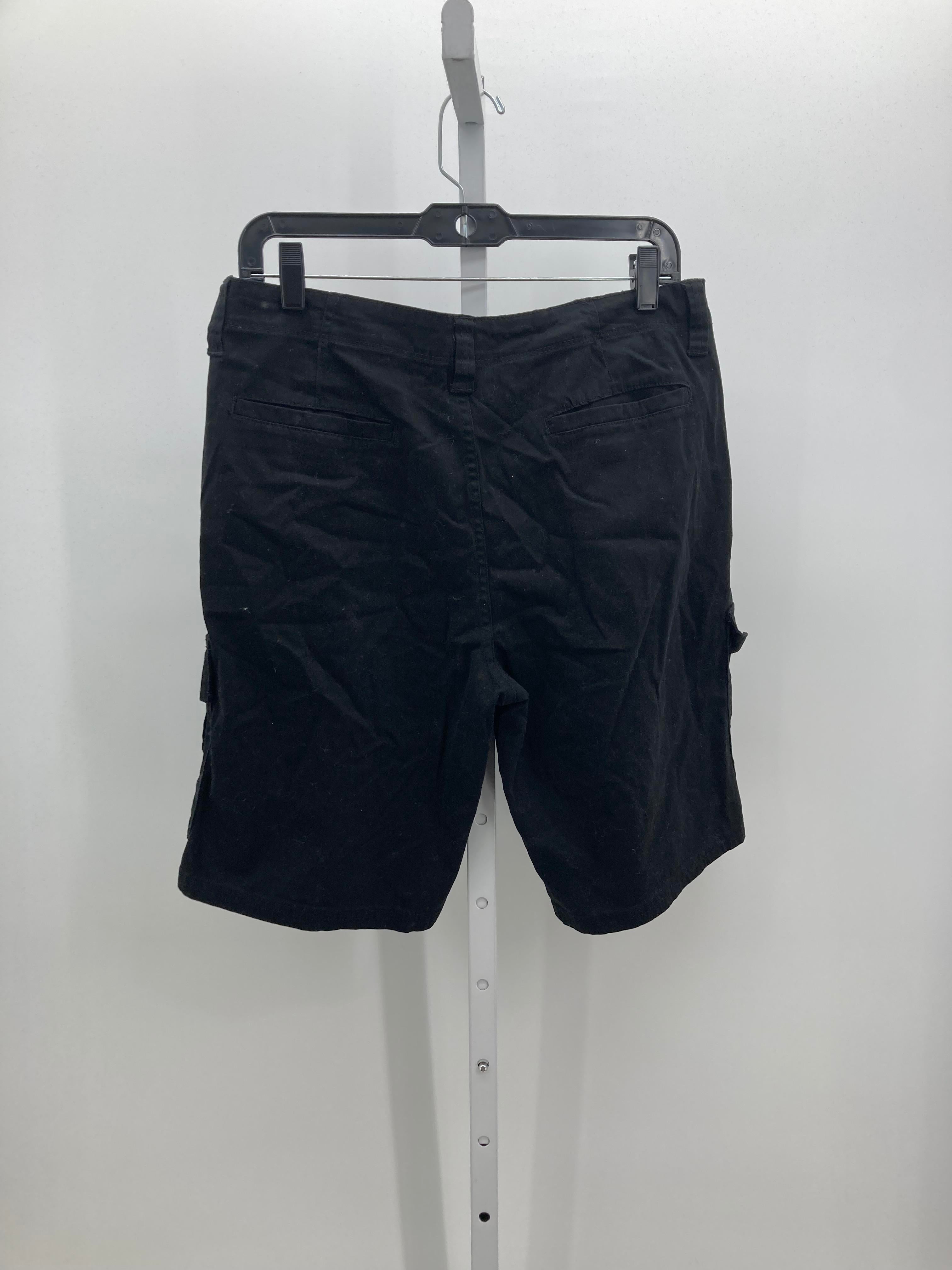 CARGO SHORTS.