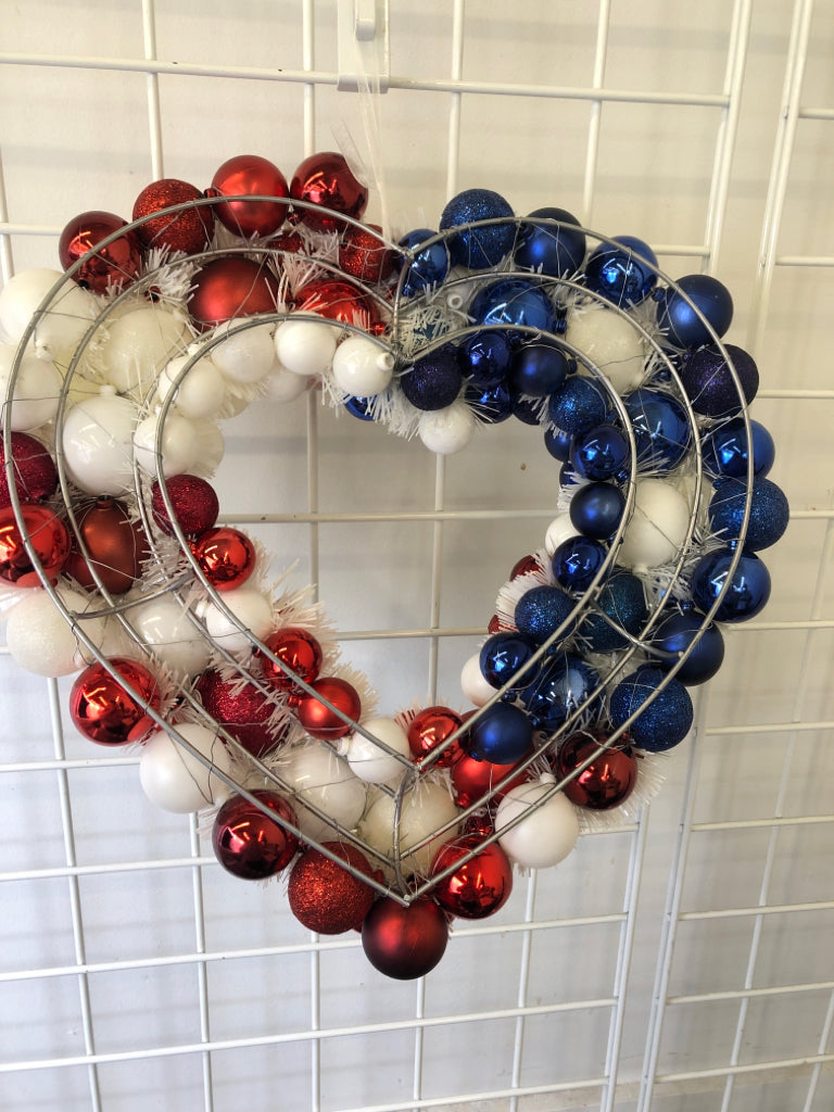 AMERICAN BULB HEART SHAPED WREATH.