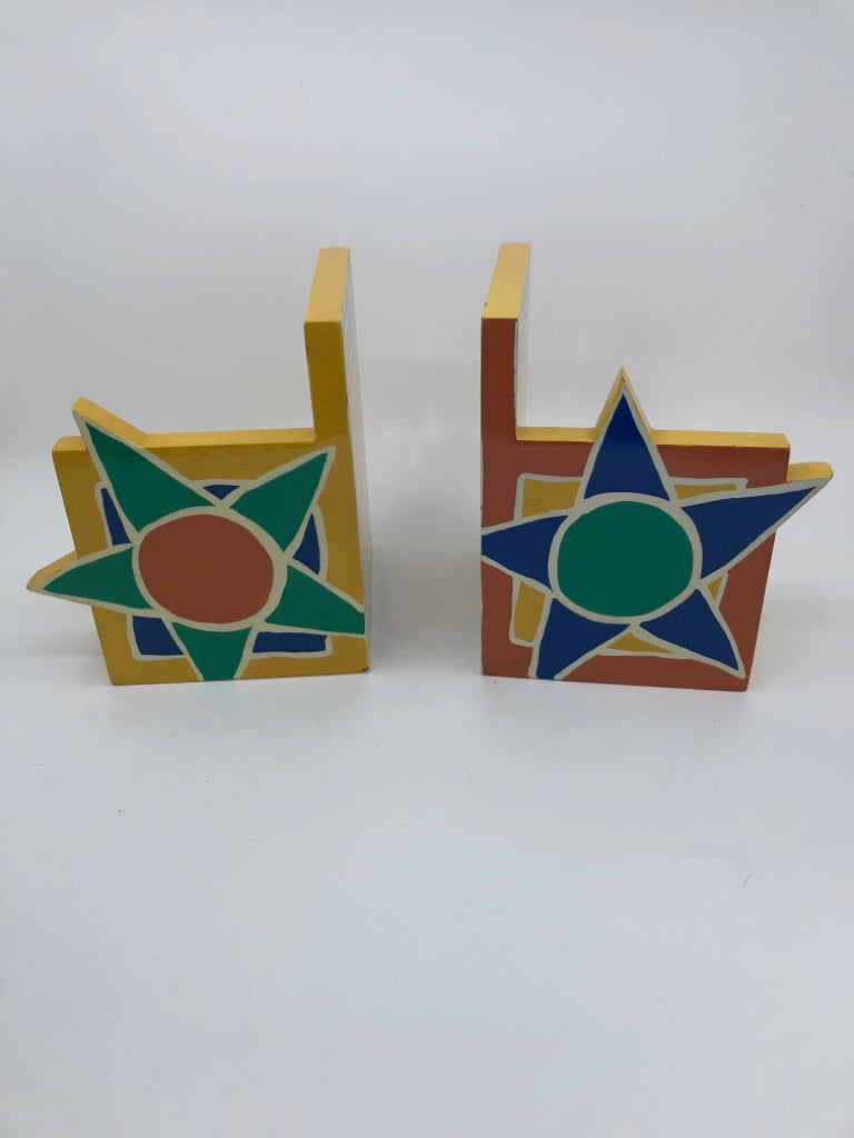 PASTEL STAR BOOKENDS.