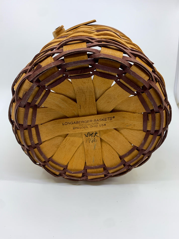1996 ROUND BASKET W MAROON ACCENTS AND HANDLE.