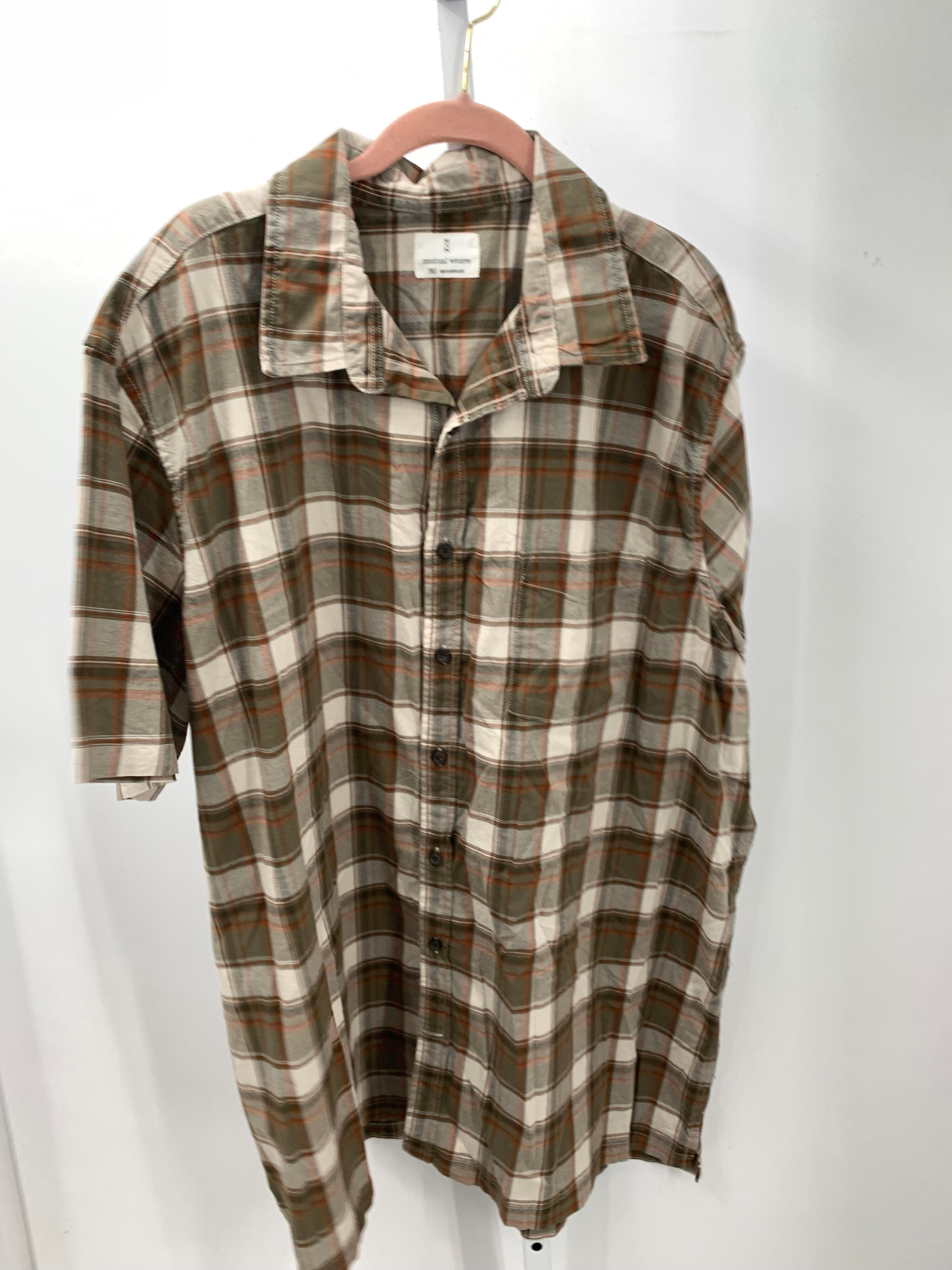 TALL PLAID BTN DOWN.