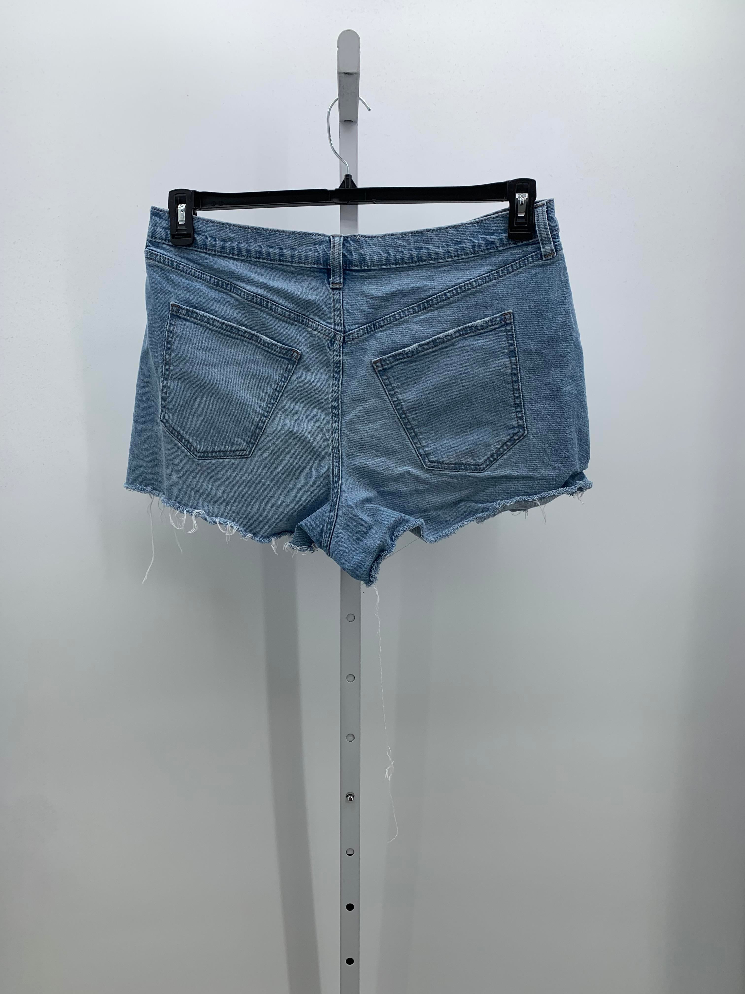 Universal Thread Size 16 Misses Shorts