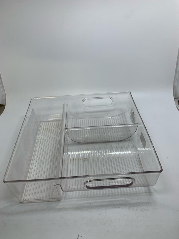 NEW CLEAR PLASTIC TUPPERWARE LID ORGANIZER.