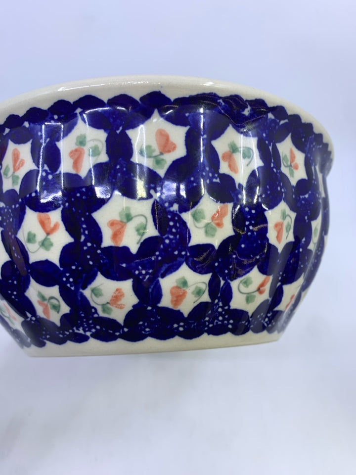 POLISH POTTERY TULIP PATTERN BOWL.