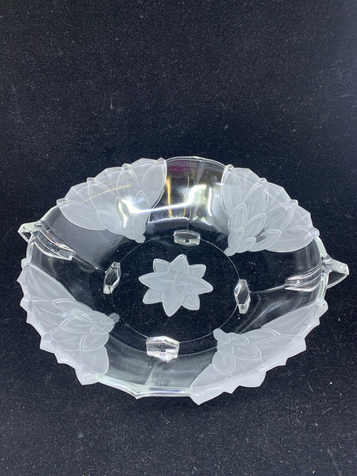 ROUND CLEAR GLASS SERVING PLATTER STAR PATTERN.