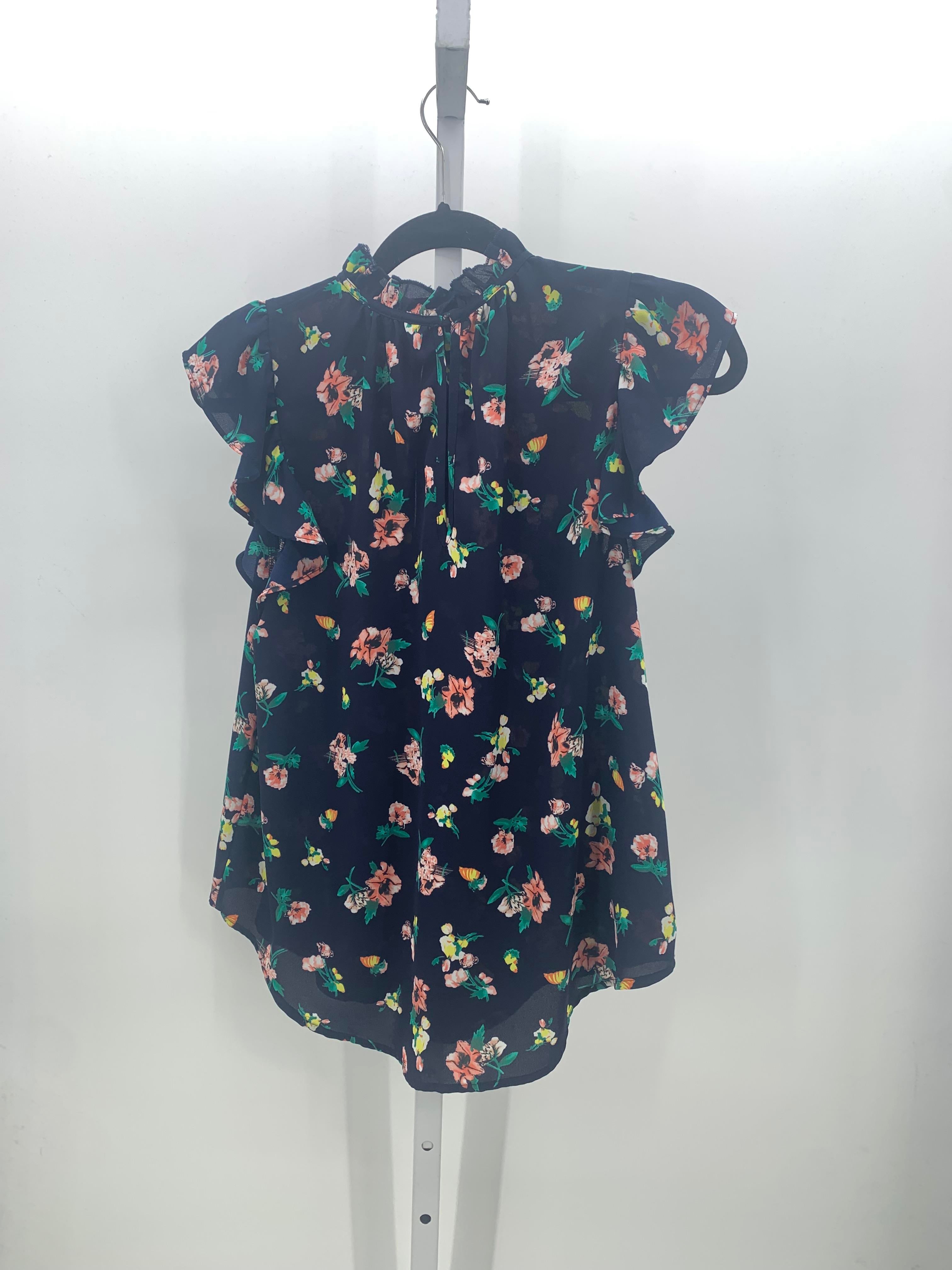 Size Large Juniors Short Sleeve Shirt