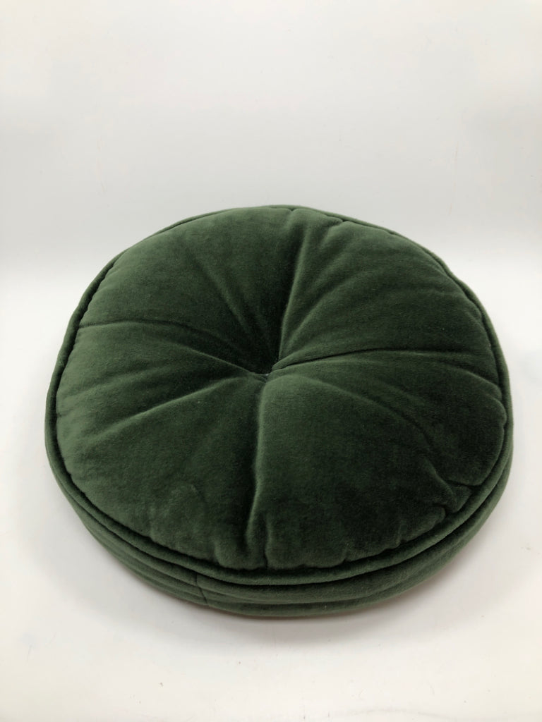 GREEN VELVET TUFTED CIRCLE PILLOW/CUSHION.