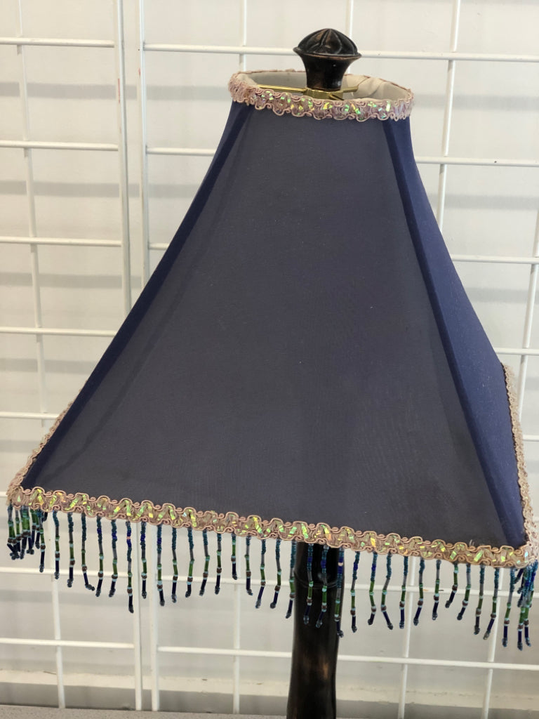 DRK WOOD LAMP W/BLUE BEADED DANGLE SHADE.