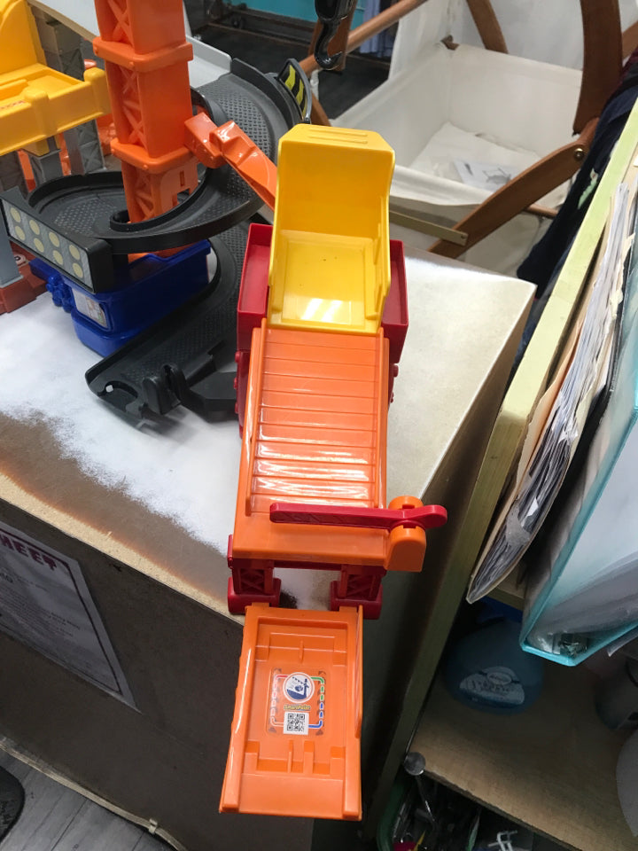 VTech Go! Go! Smart Wheels Spiral Construction Tower w Accessories.