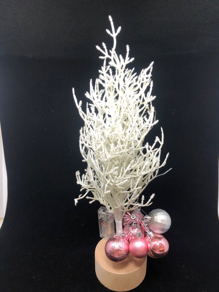 SM LIGHT-UP WHITE TREE W/PINK ORNAMENTS.
