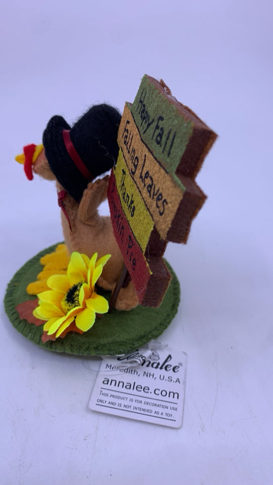 ANNA LEE HAPPY FALL TURKEY.
