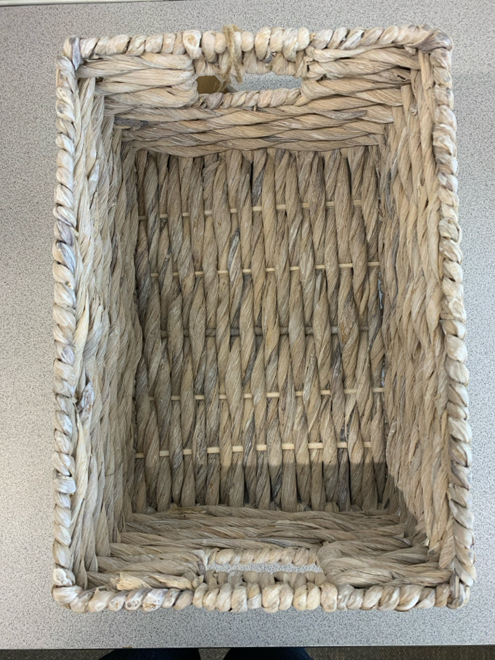 NWT WHITE WICKER STORAGE BIN.