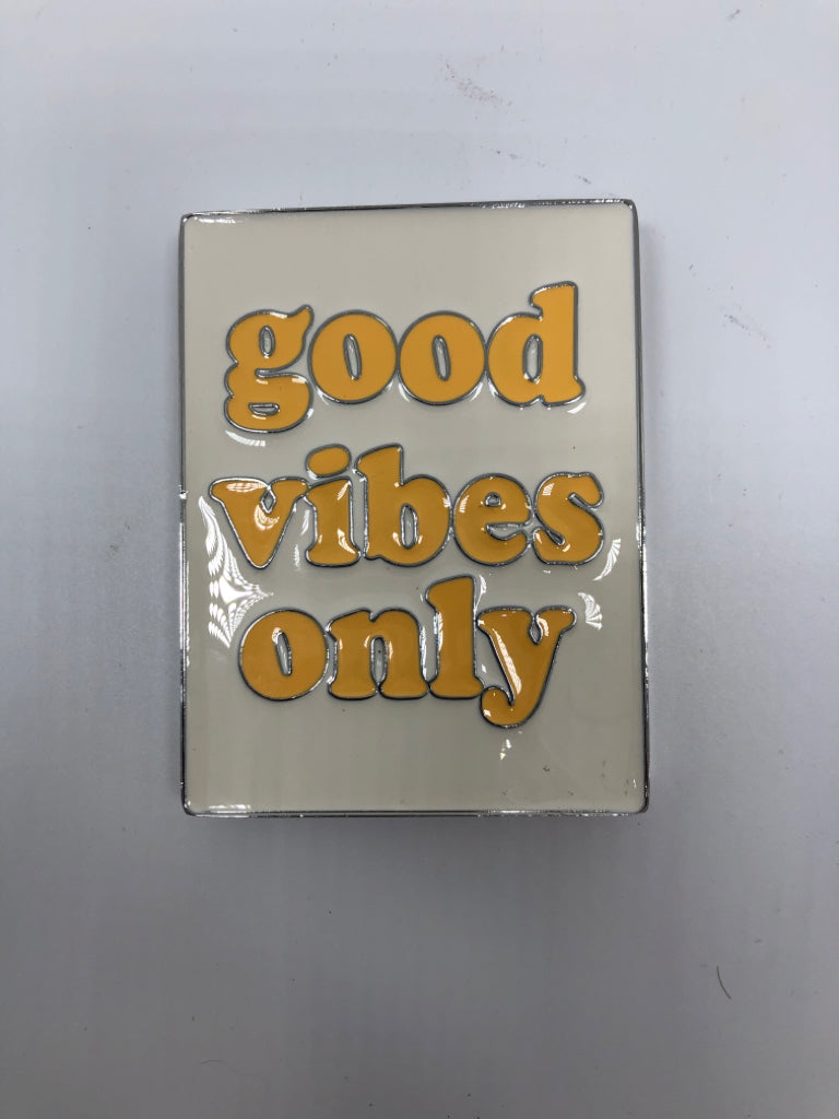 GOOD VIBES ONLY SILVER METAL BLOCK.
