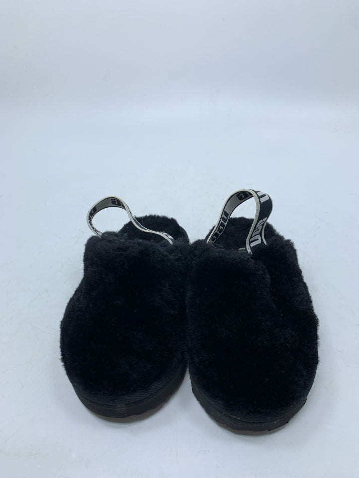 UGG Size 6 Slippers