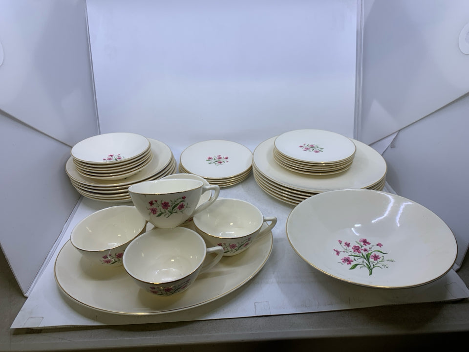 36 PC SVC 6 PINK FLOWERS GOLD RIM.
