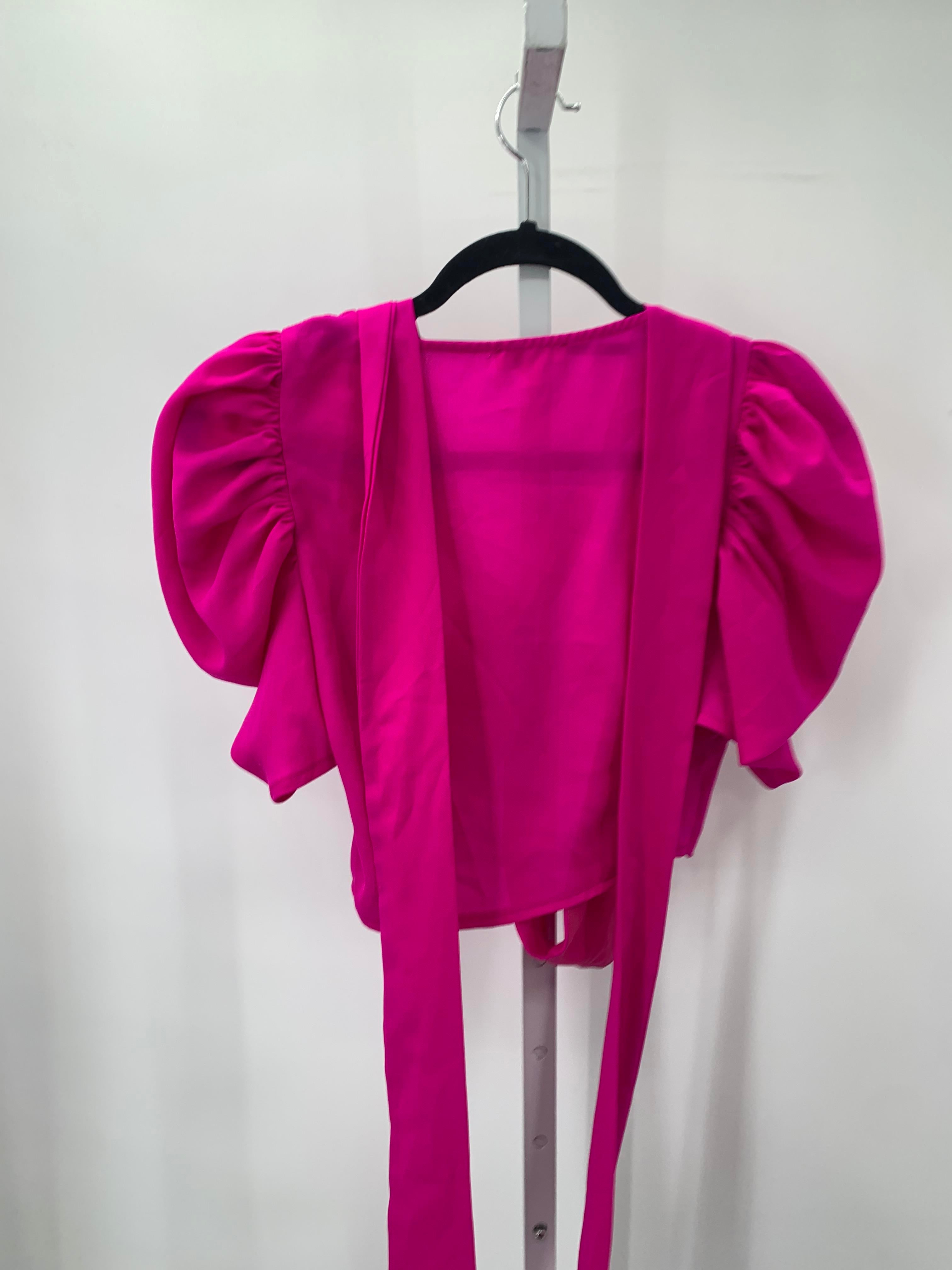 Size Small Juniors Short Sleeve Shirt