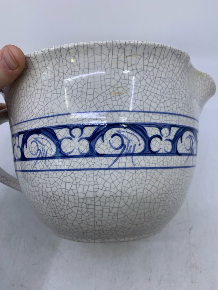WHITE CRACKLE MIXING BOWL W/ HANDLE SPOUT.