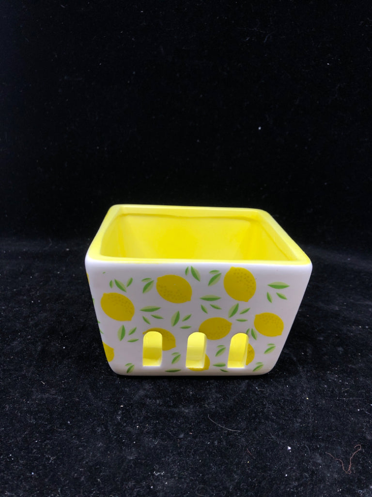 LEMON CERAMIC FRUIT BASKET.