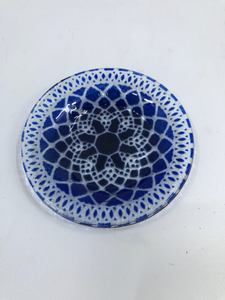 BLUE MANDALA GLASS CATCH-ALL DISH.