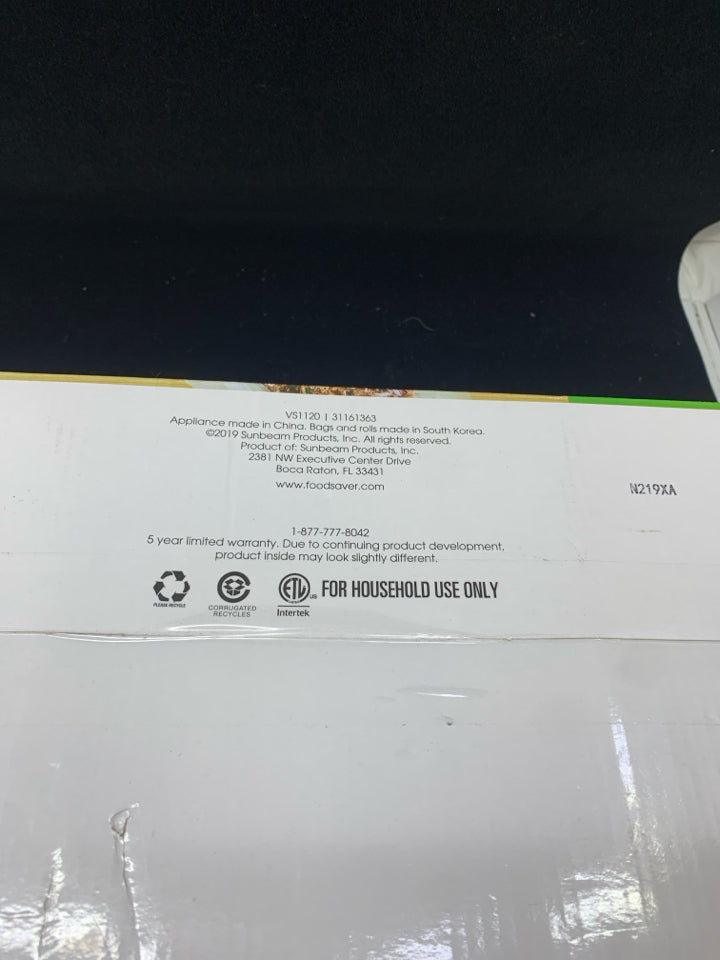 NIB FOOD SAVER VS1120.