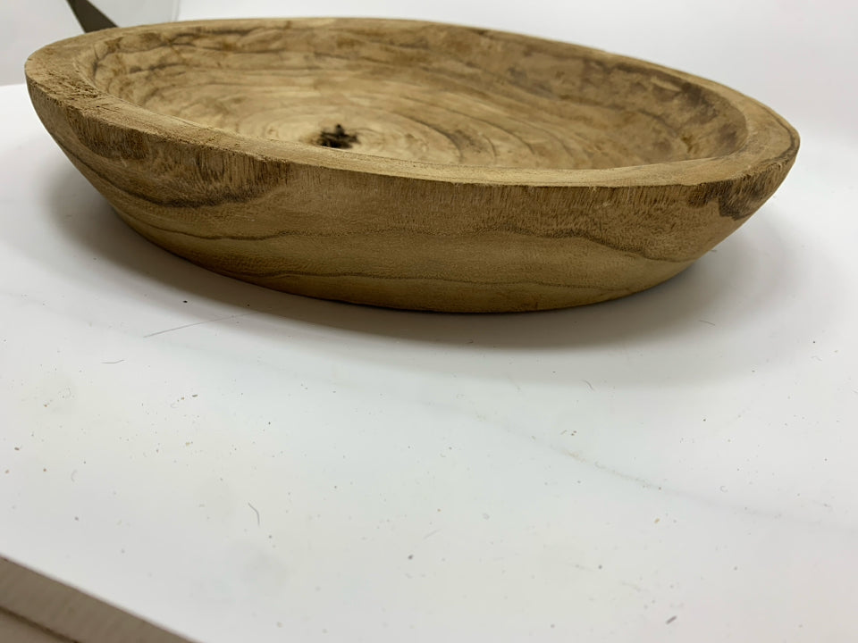 ROUND RECLAIMED WOOD CENTERPIECE BOWL.