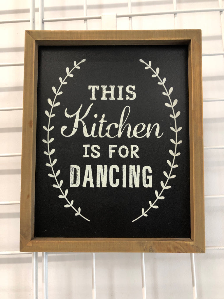 THIS KITCHEN IS FOR DANCING WALL-HANGING.