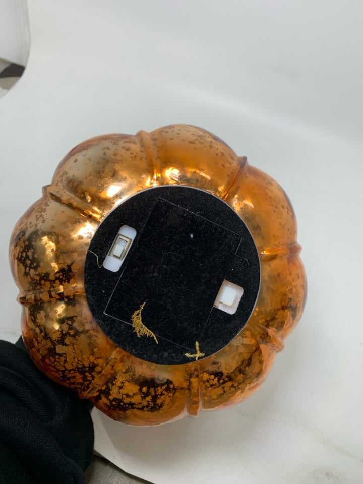 ORANGE MERCURY GLASS PUMPKIN LIGHT UP METAL HANDLE.