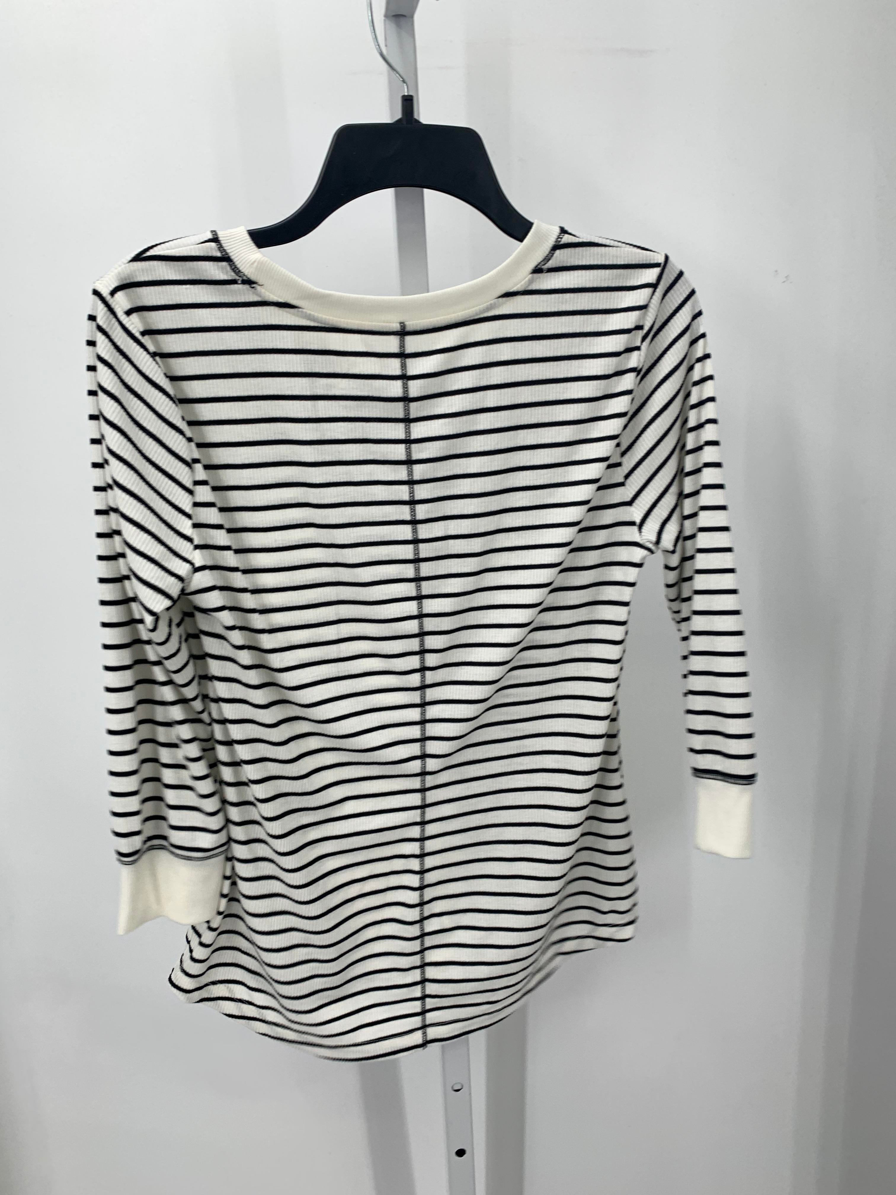 Time and Tru Size Medium Misses 3/4 Sleeve Shirt