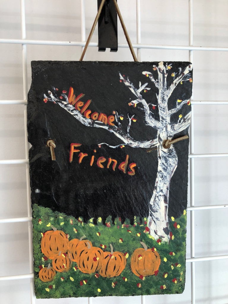WELCOME FRIENDS PUMPKIN PATCH WALL SLATE.