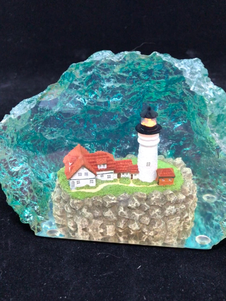 RESIN PORTLAND HEAD MAINE LIGHT HOUSE FIGURE.