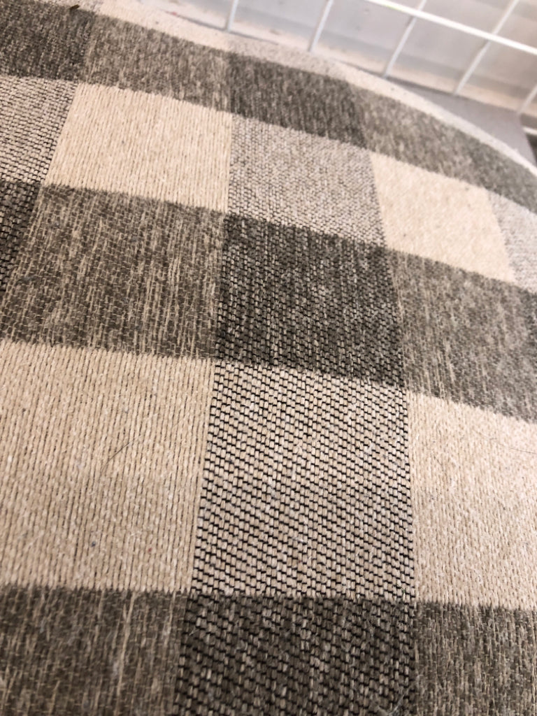 GREY PLAID PILLOW.