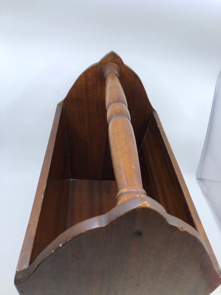 VTG DARK WOOD MAGAZINE RACK.