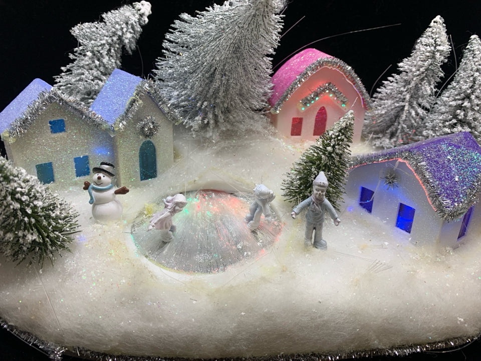 SILVER SKATING VILLAGE