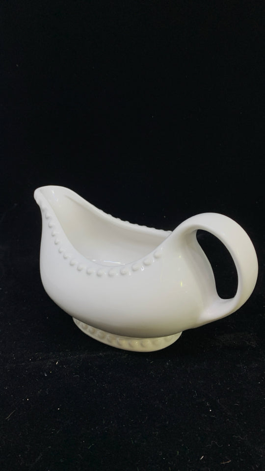 WHITE BEADED CERAMIC GRAVY BOAT.