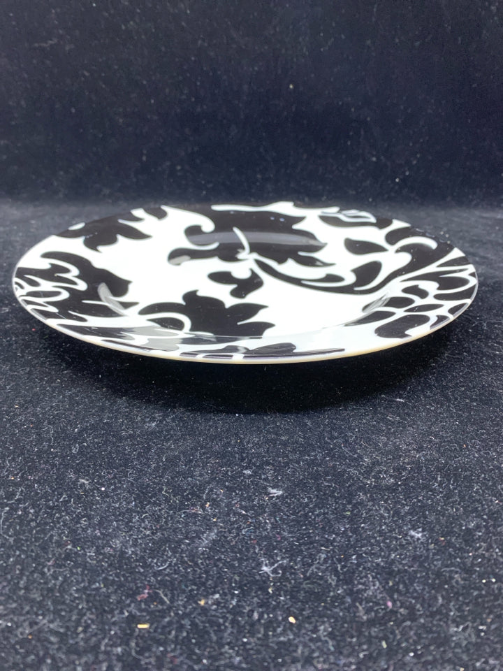 12PC WHITE/BLACK FLOWERS DINNER SVC FOR 4.