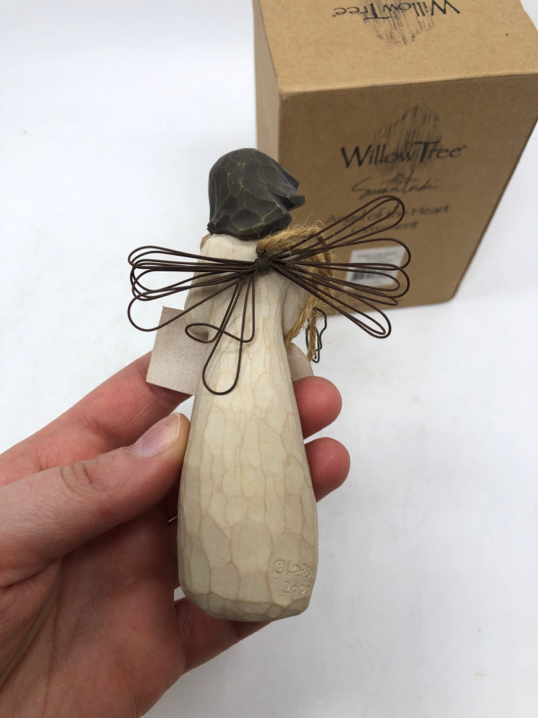 NIB ANGEL OF THE HEART ORNAMENT.
