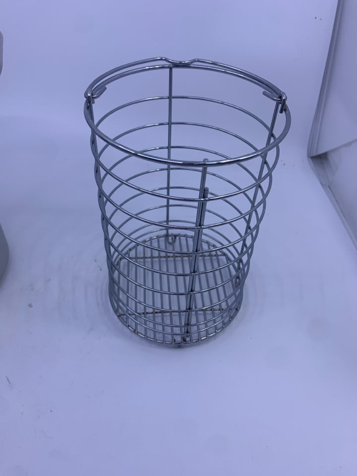 STAINLESS STEEL ASPARAGUS TALL POT.
