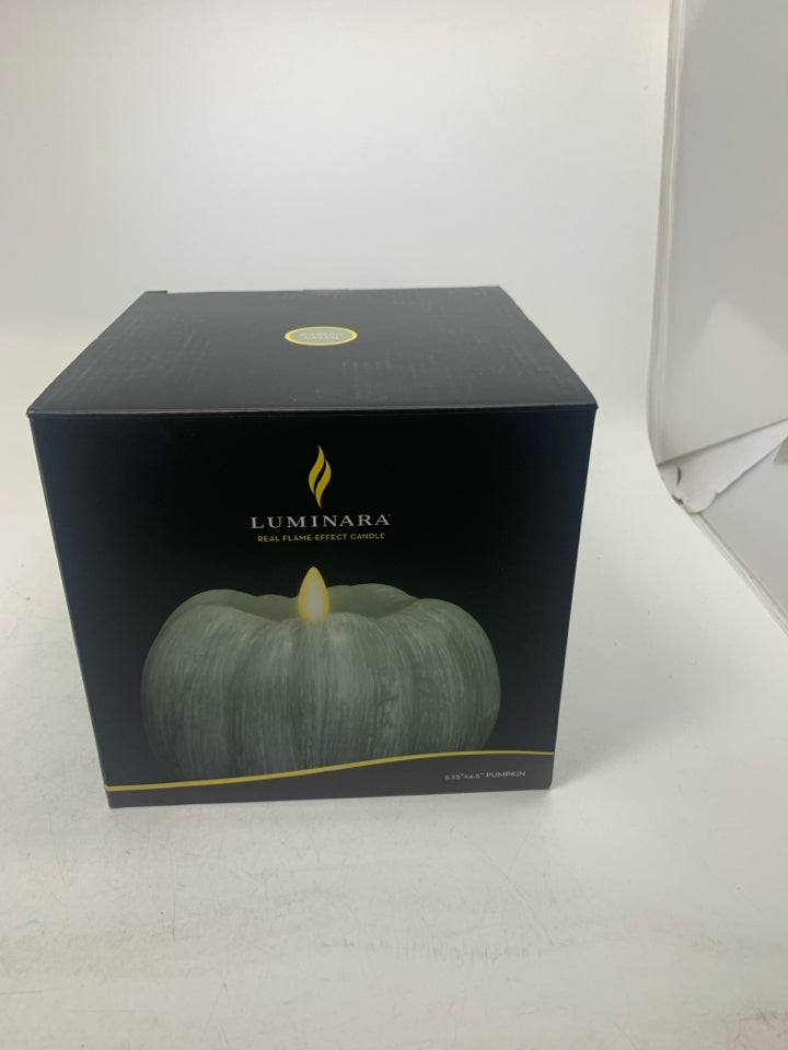IN BOX LUMINARA ICEBERG GREEN FLAMELESS CANDLE PUMPKIN.